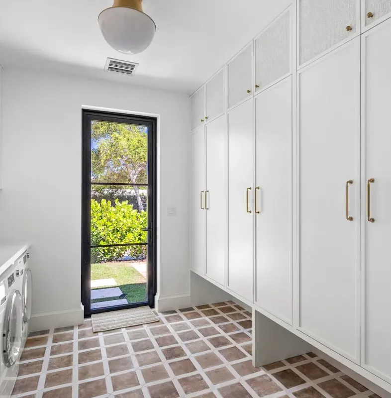 Transitional Wall Unit